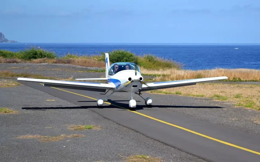 Der Rand von Mafate und der Piton Maido aus einem Ultraleichtflugzeug gesehen